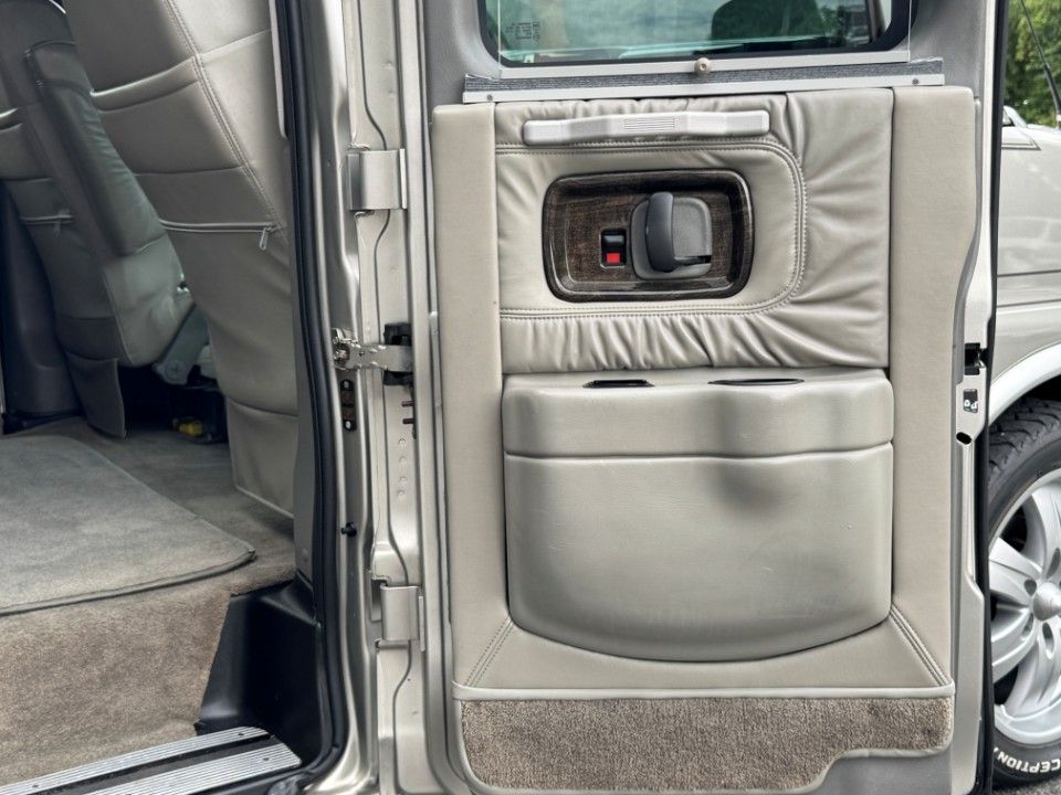 Fahrzeugabbildung Chevrolet Express Chevy Van Expl. V8 Camper Aufstelldach
