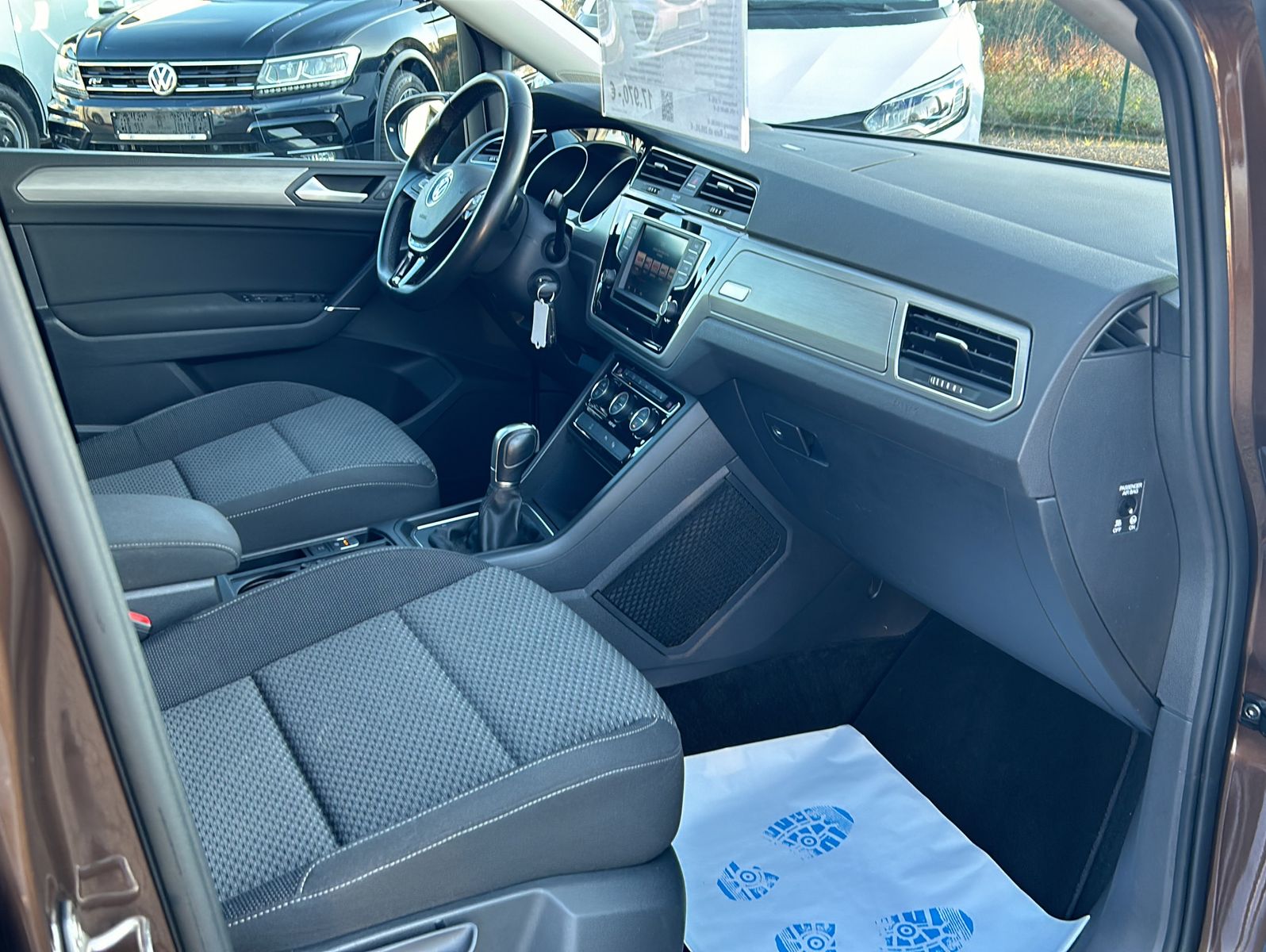 Fahrzeugabbildung Volkswagen Touran 1,4 TSI Comfortline 7 Sitzer