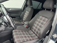 Fahrzeugabbildung Volkswagen Golf VII GTI Performance 245PS LED ACC VIRTUAL 1