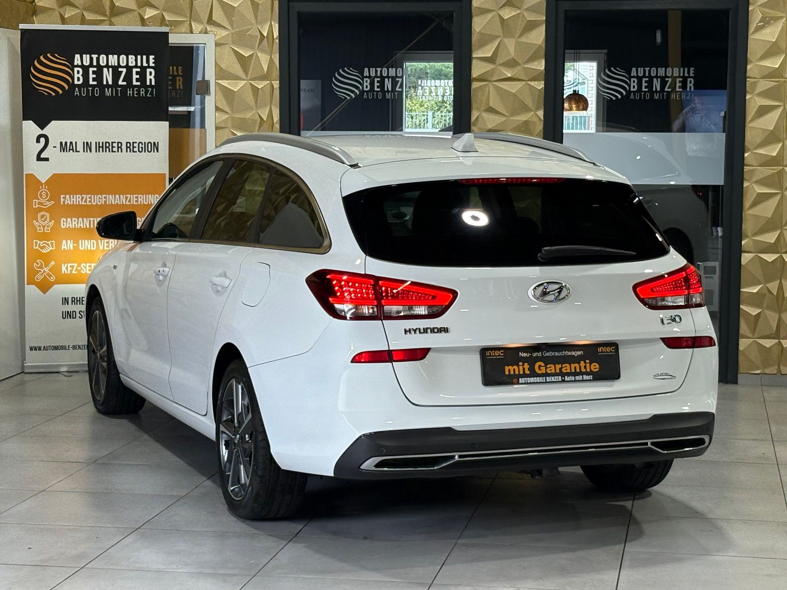 Fahrzeugabbildung Hyundai i30 CW /AUTOMATIK/MEMORY/LEDER/1-HAND/HEIZ-LENKR