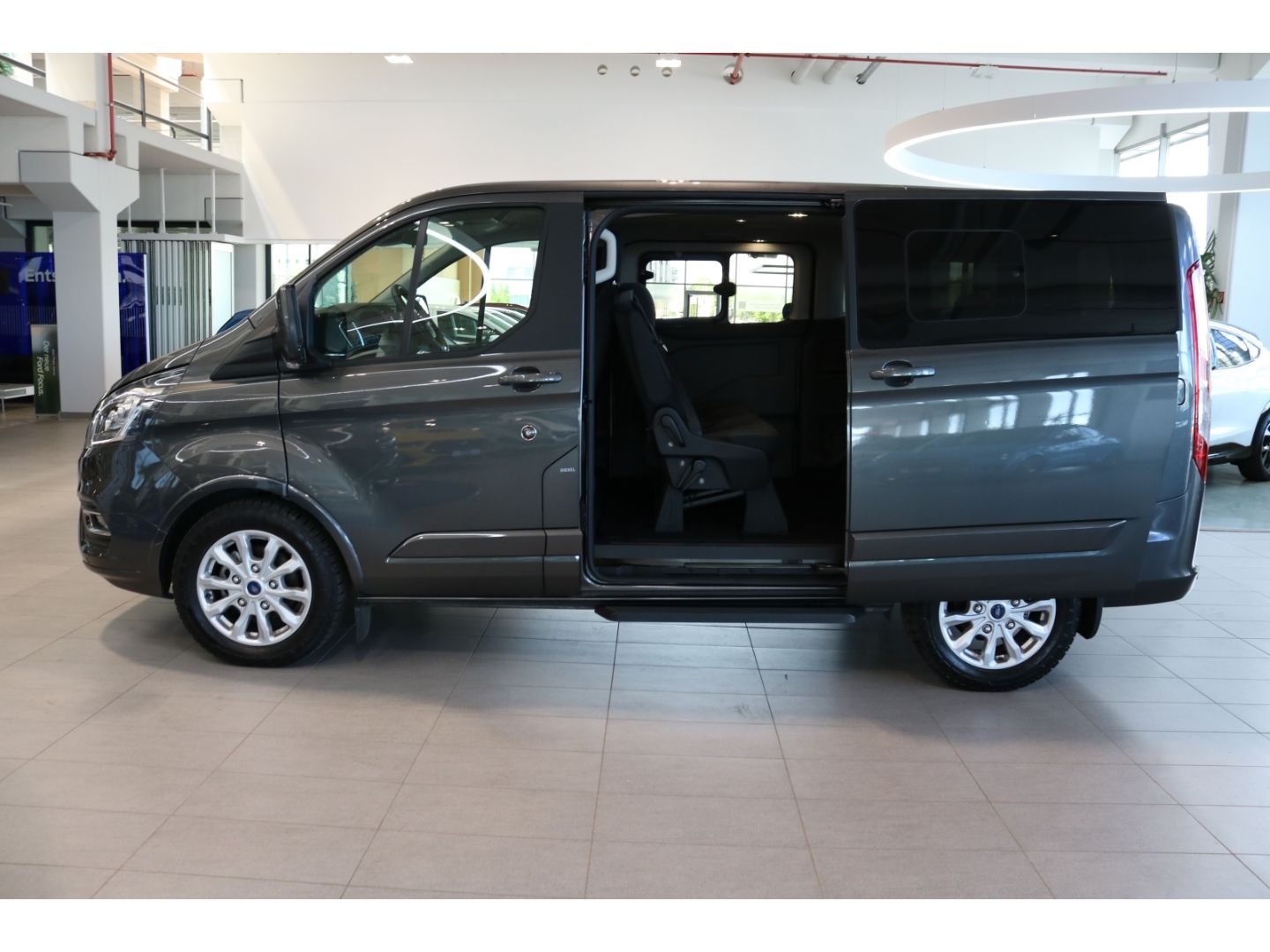 Fahrzeugabbildung Ford Tourneo Custom 320 L1 Titanium 2.0 TDCi EU6d Tit