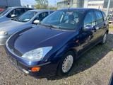 Ford Focus Lim. Ghia - Ford Focus aus 2004: Ghia
