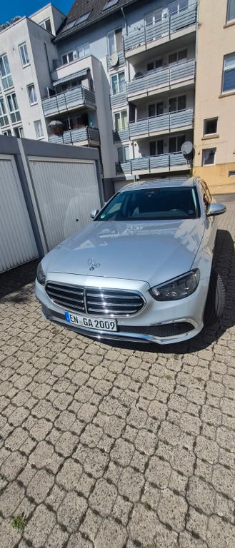 Image of Mercedes-Benz E 300