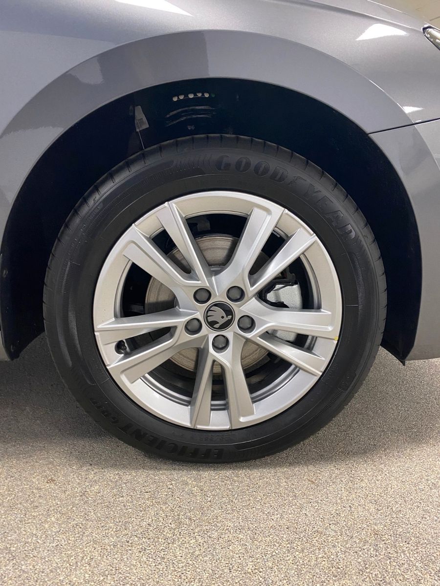 Fahrzeugabbildung SKODA Fabia 1.0 TSI  DSG 130 Top Selection+ACC+Kamera+