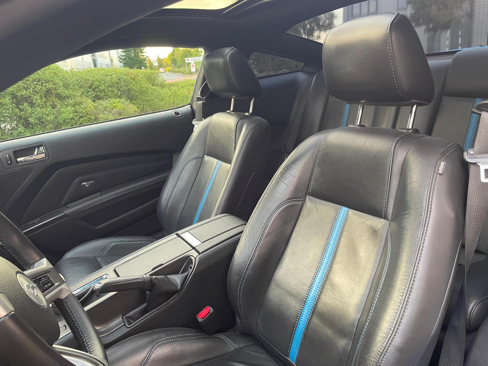 Ford Mustang GT Premium V8 mit Panoramaglasdach