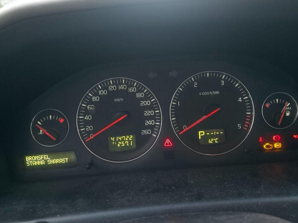 Volvo V70 2004 — photo 8