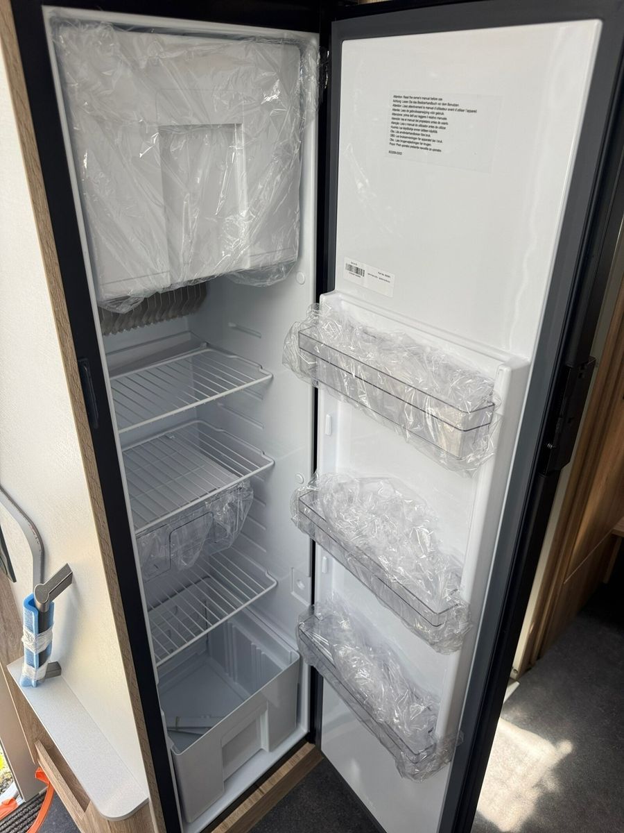 Fahrzeugabbildung Eura Mobil Profila T PT726EF Mondial-Pakete, Zusatzbett