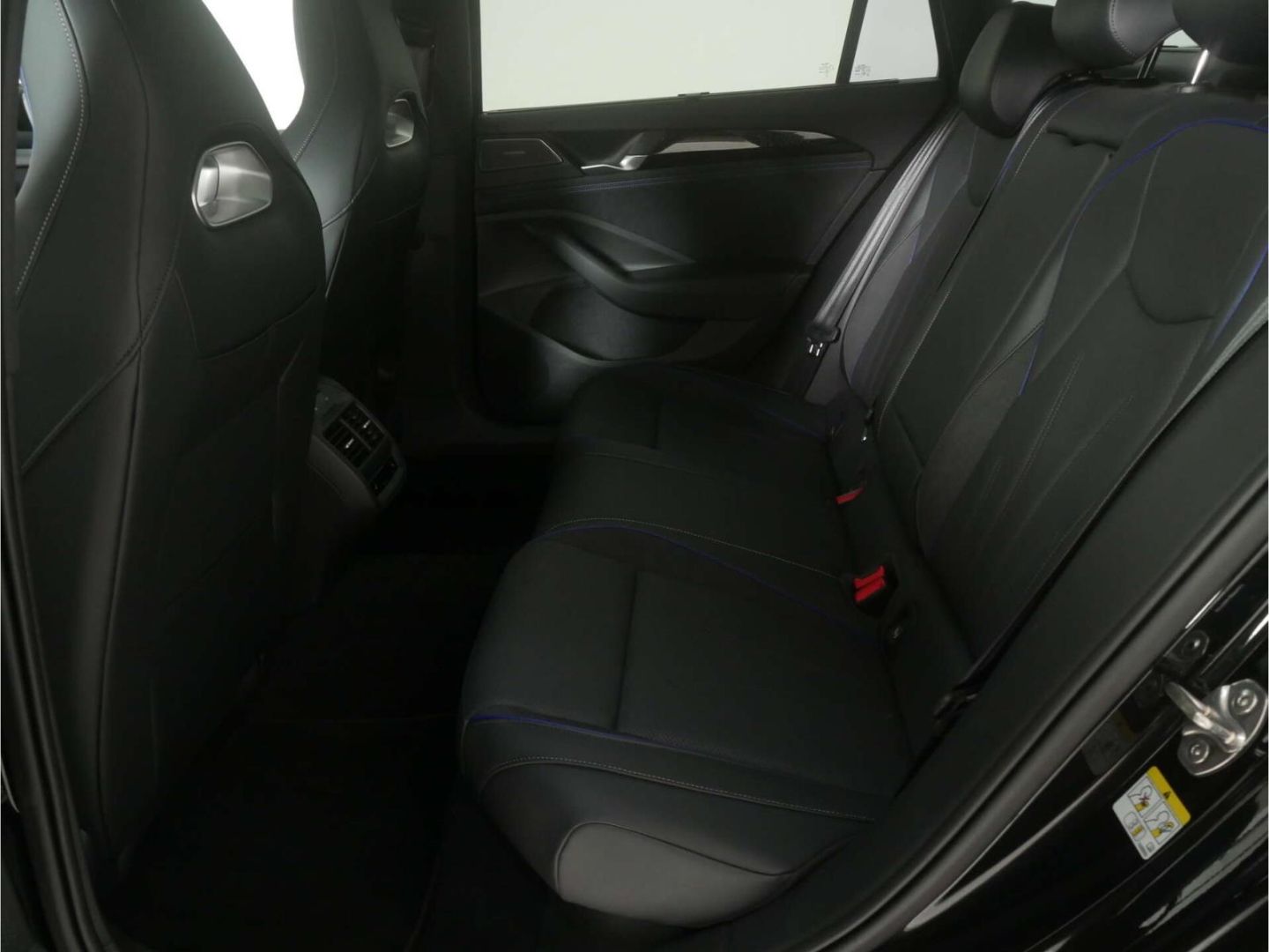 Volkswagen Passat - Bild 18