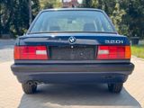 BMW 320 i E30 - BMW 320 mit Benzin-Antrieb: Coupé, E30 320i