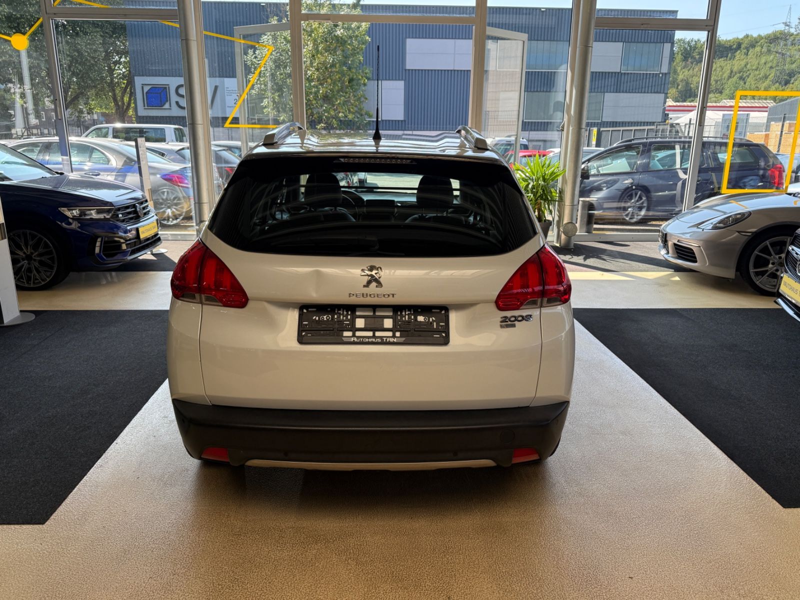 Fahrzeugabbildung Peugeot 2008 Allure