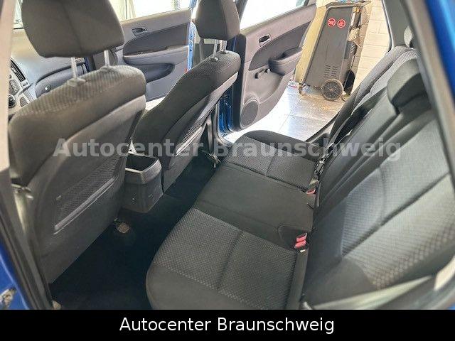 Hyundai i30 2010 — photo 13