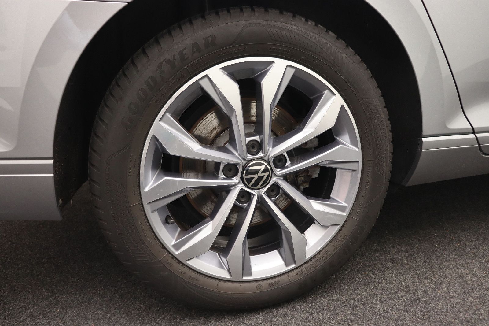 Fahrzeugabbildung Volkswagen Passat Variant 2.0 TSI DSG Business