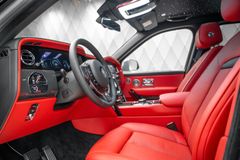 Cullinan BLACK BADGE 2026 GREY/RED STARLIGHT VIP