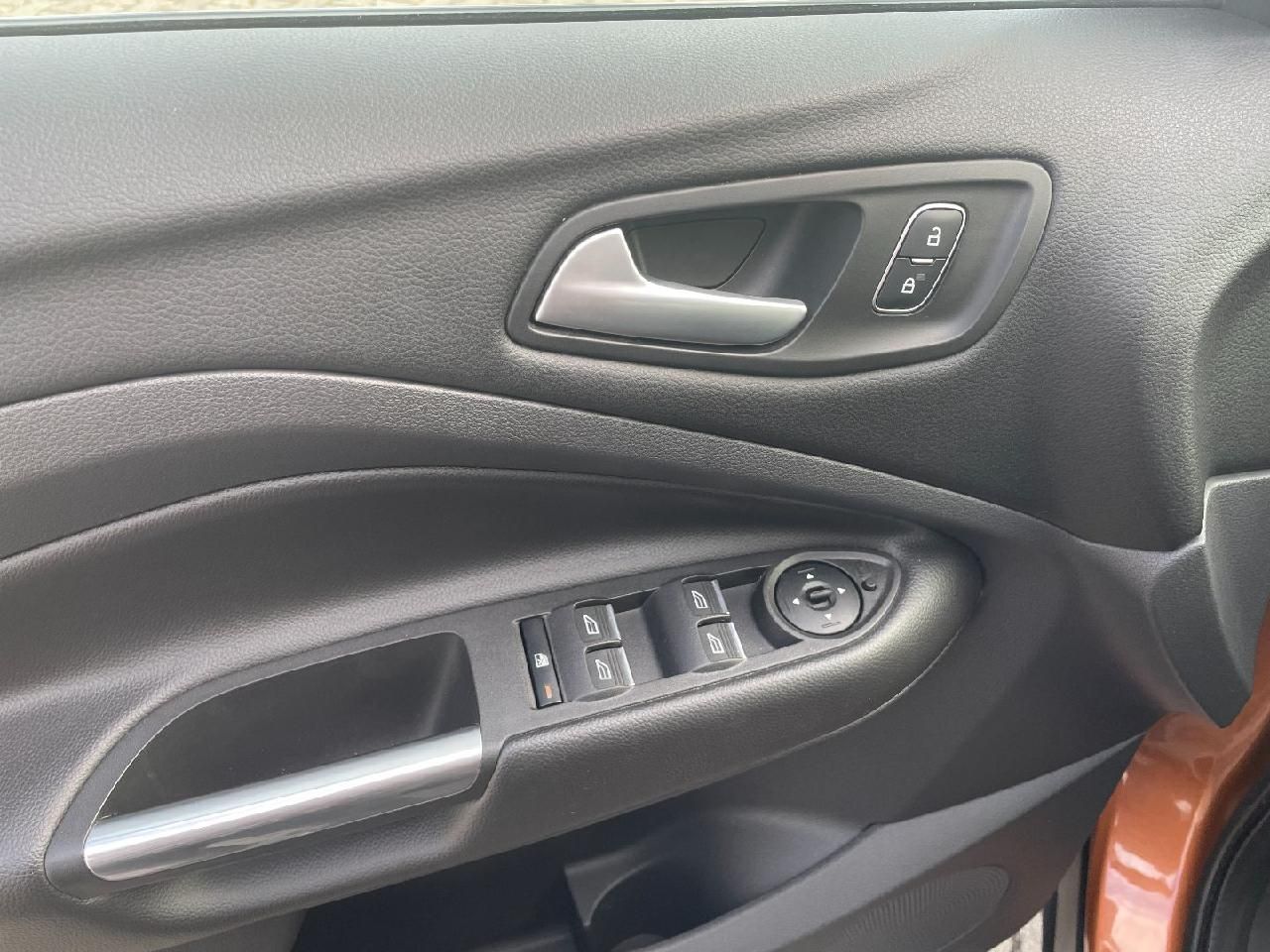Fahrzeugabbildung Ford Kuga Winterpaket, Navi, Klimaautom.