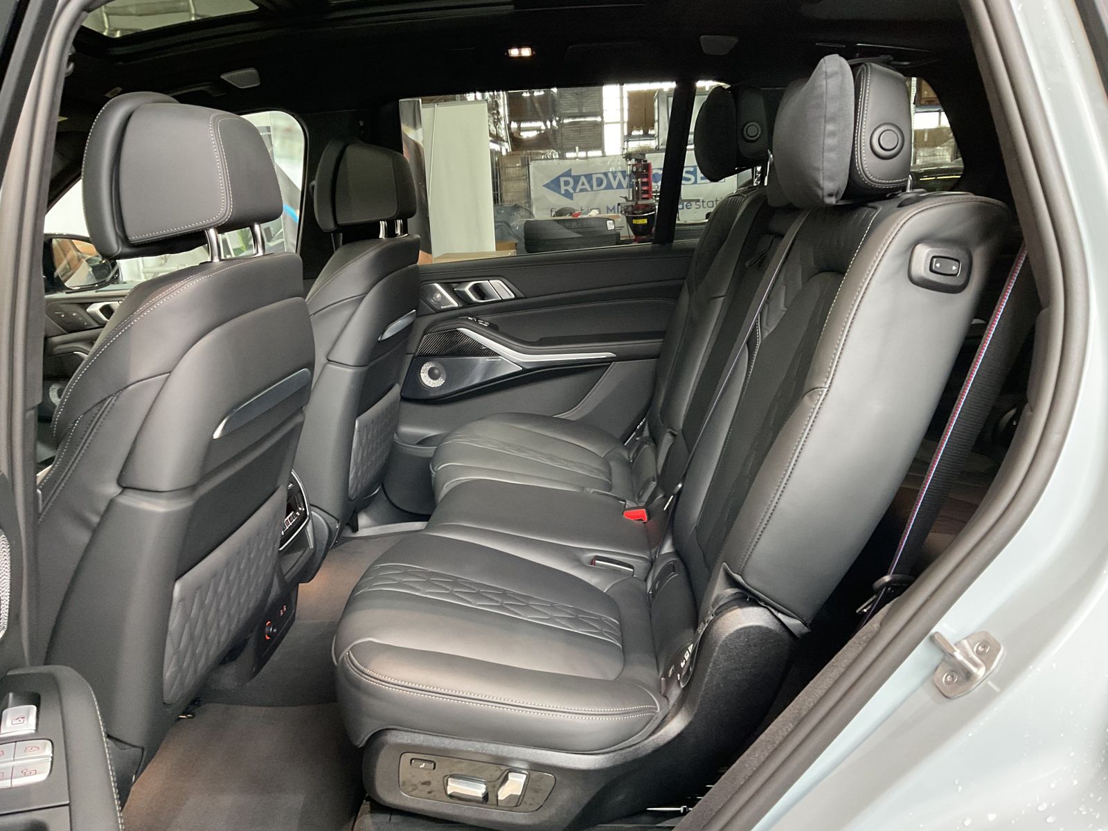 Fahrzeugabbildung BMW X7 M60i | Sitzbelüftung | Sky Lounge | Bowers &