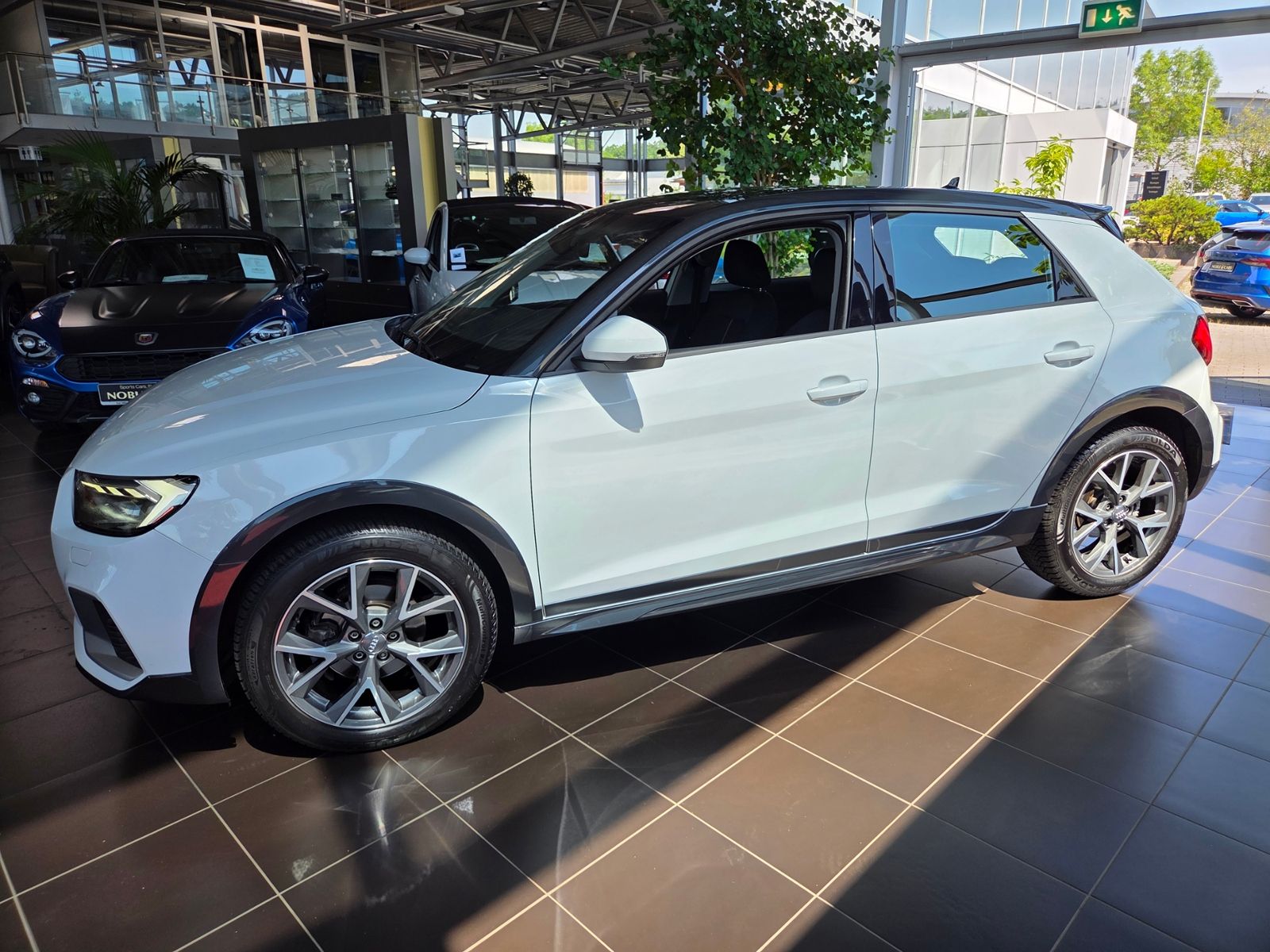 Fahrzeugabbildung Audi A1 citycarver 30 TFSI LED GRA NAV PDC SHZ ALU