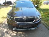 Skoda Octavia Combi Scout 4x4 - Skoda: Combi Scout