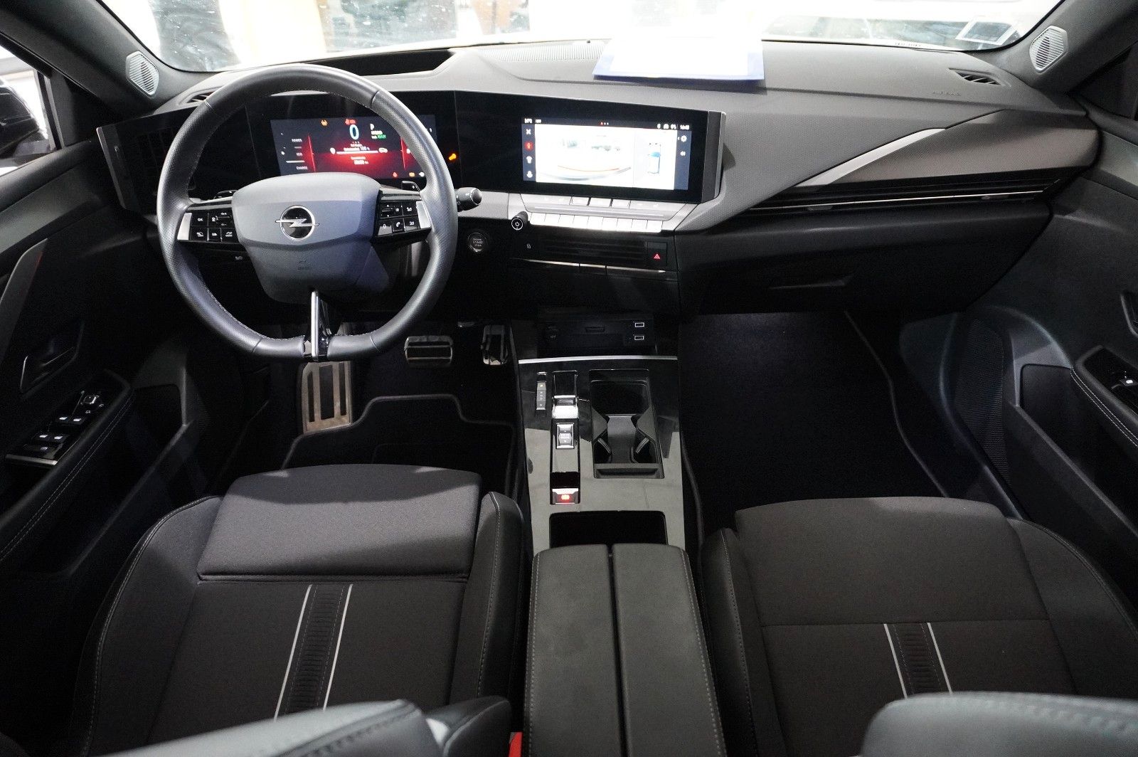 Fahrzeugabbildung Opel Astra L Lim. 1.6 HYBRID GS SPORT NAVI/360°/SPORT