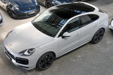 Porsche Cayenne - 1