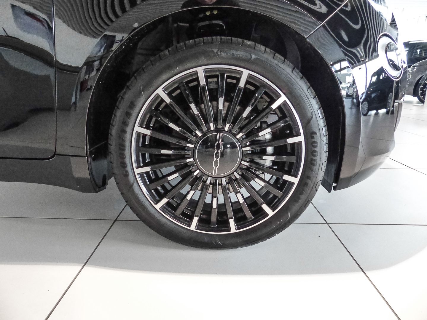 Fiat 500e Icon 42 kWh // Style-Paket // Komfort-Paket imagem 3
