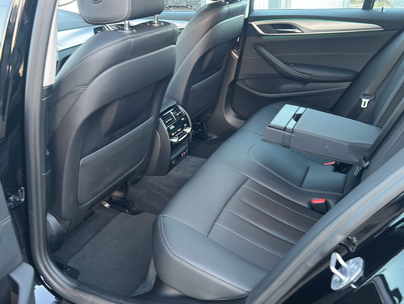 Fahrzeugabbildung BMW 520d Touring