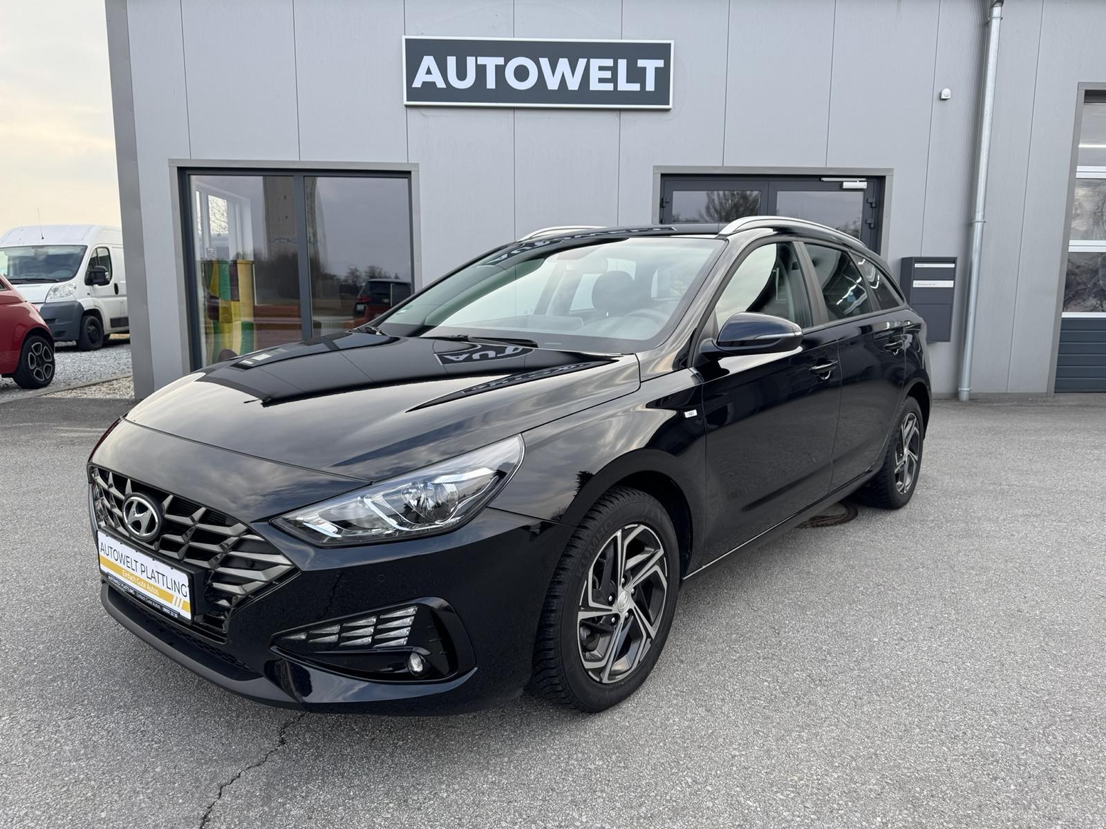 Hyundai i30 cw Trend Kamera CarPlay Navi