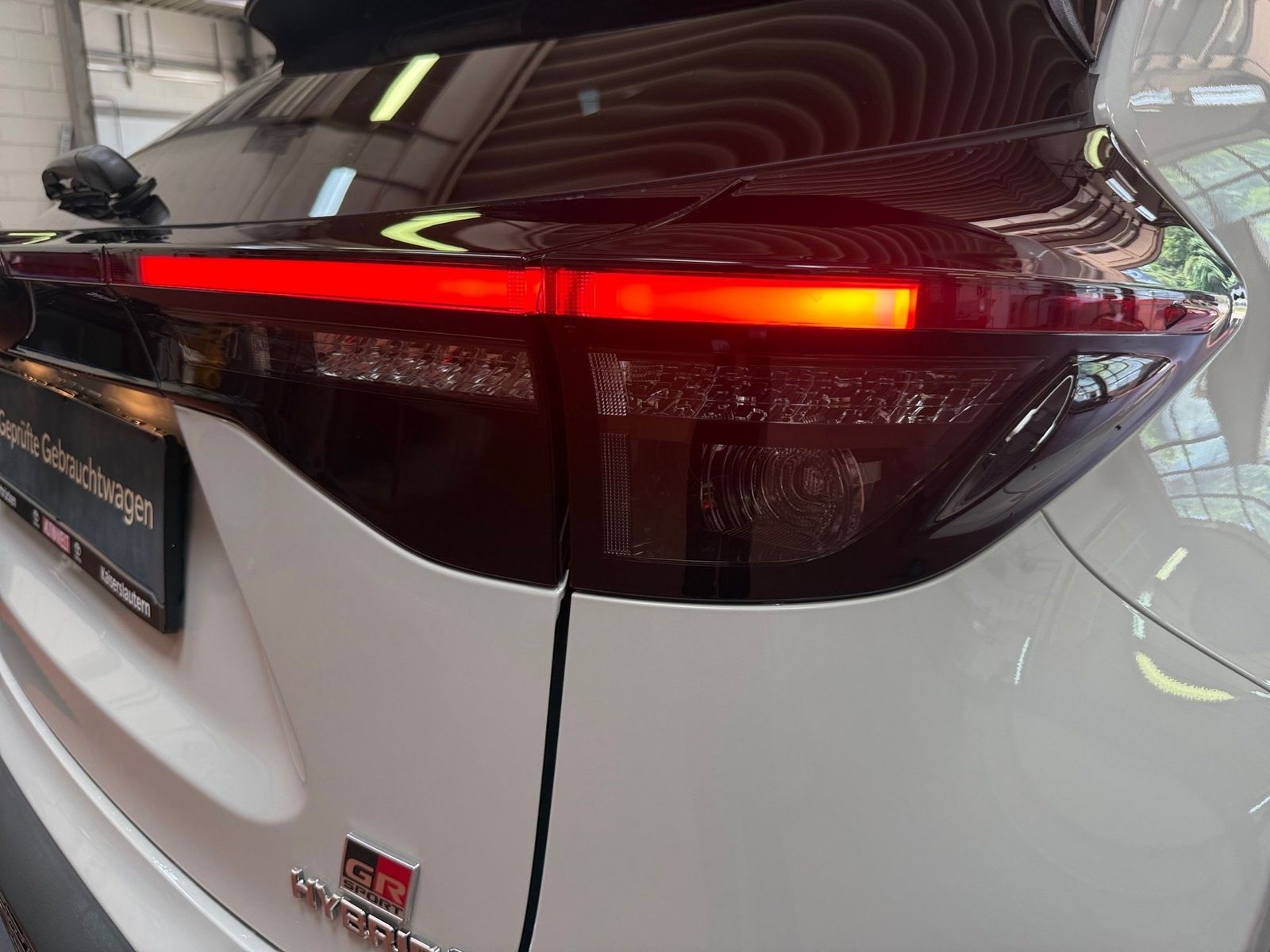 Fahrzeugabbildung Toyota Yaris Cross 1.5 GR Sport HUD,KlimaA,LED,LM 18