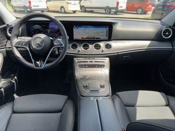 Mercedes E 200 - 6