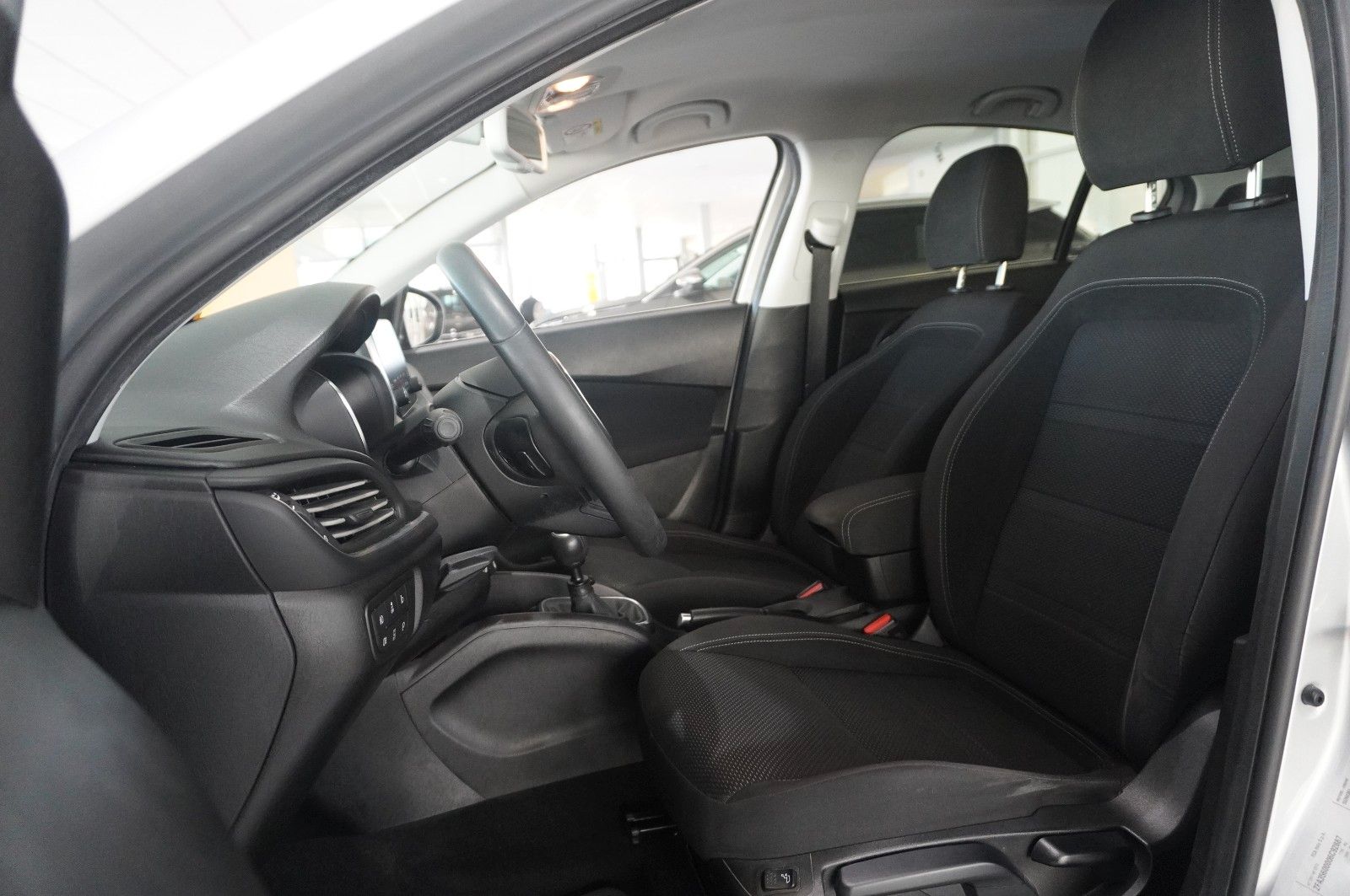 Fahrzeugabbildung Fiat Tipo 1.6D LIM. LOUNGE NAVI/LED/KAMERA/SHZ/TEMP.