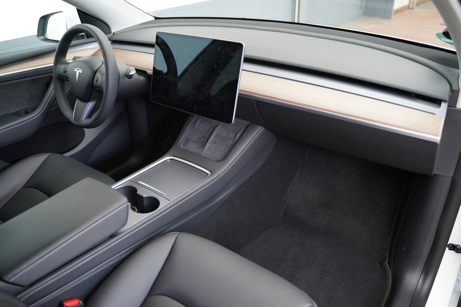 Tesla Model Y Standard Range RWD 20-Zoll AHK foto 14