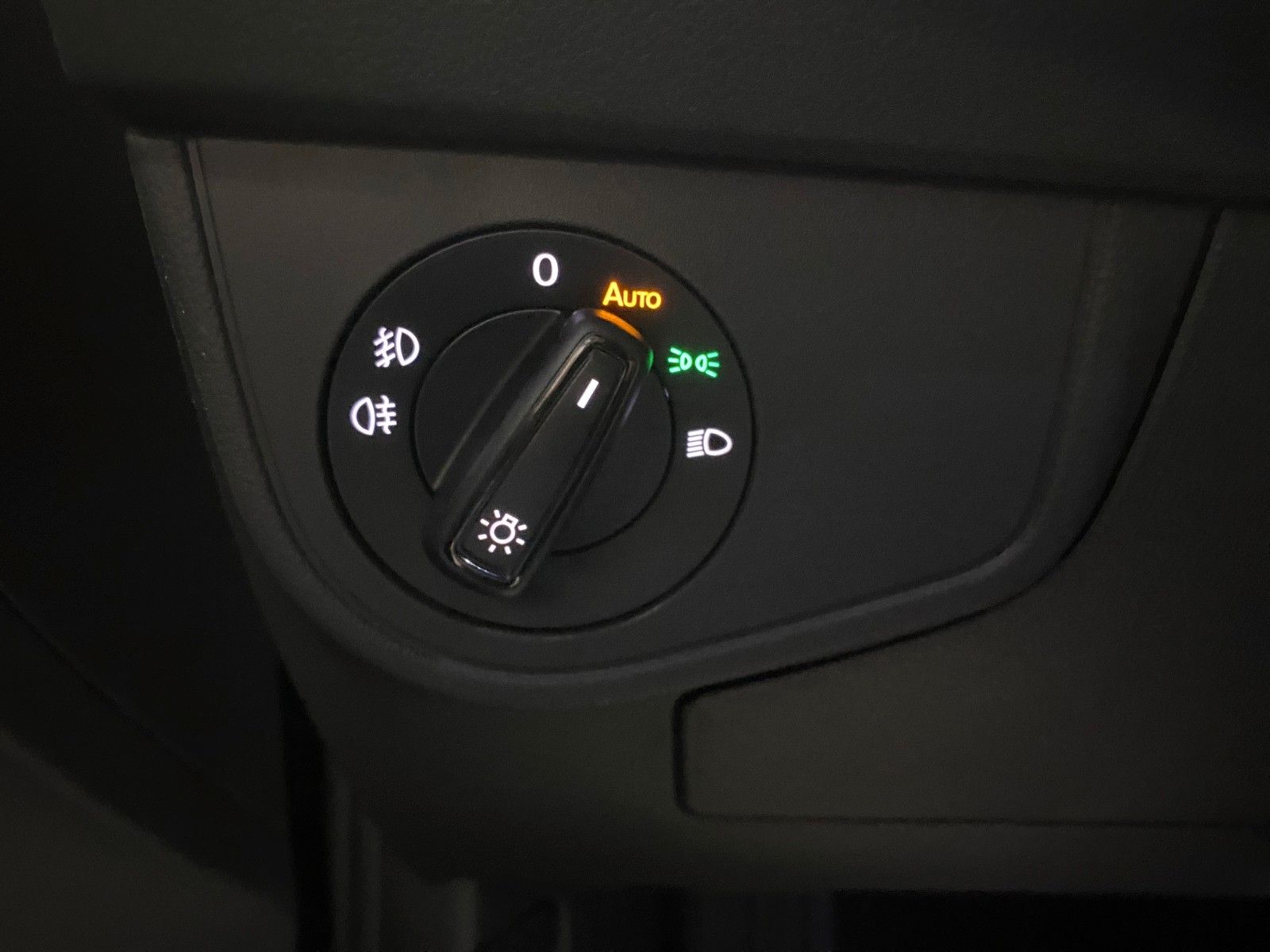 Fahrzeugabbildung Volkswagen Taigo 1.5 TSI OPF DSG R-Line+ MATRIX LED+ACC+18"