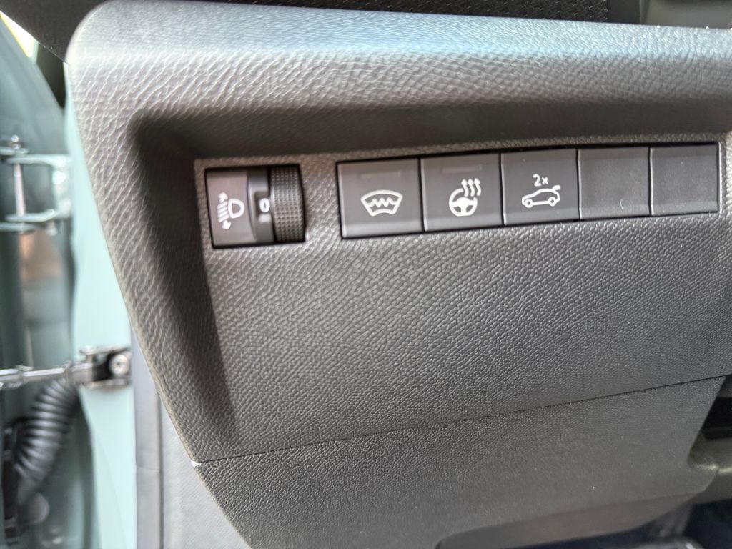 Fahrzeugabbildung Citroën C4 X Benziner 130 MAX
