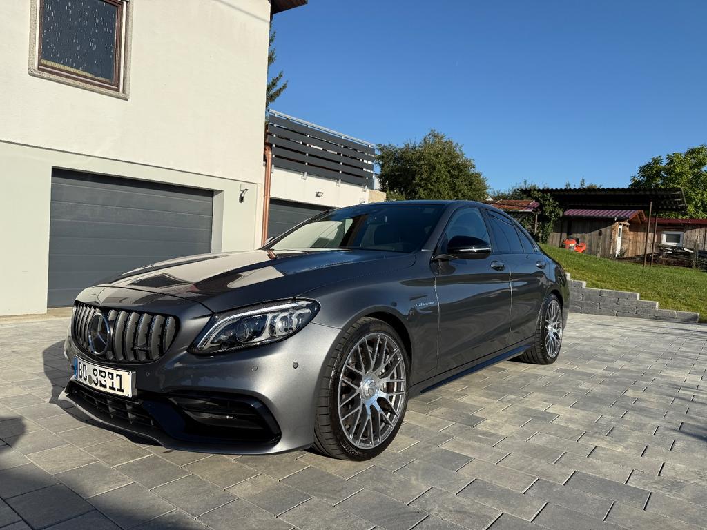 Mercedes-Benz C 63 AMG