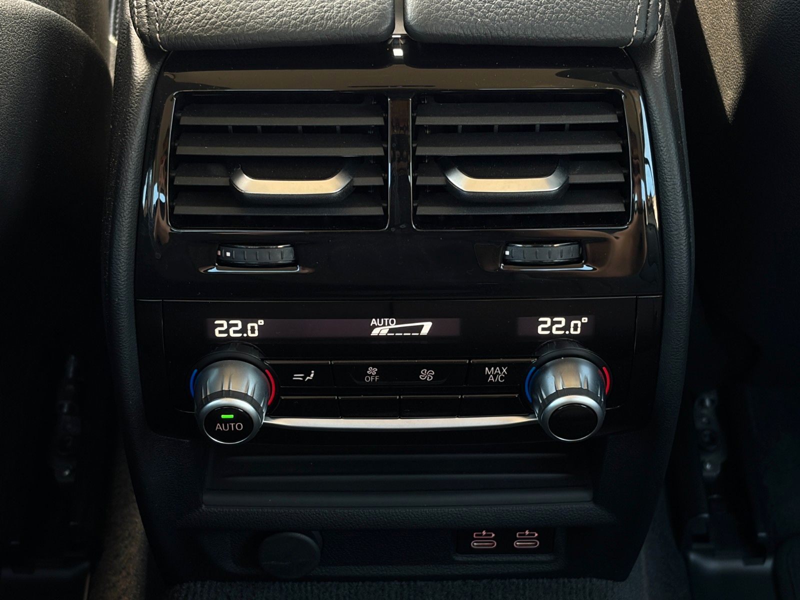 Fahrzeugabbildung BMW 540i Aut. Leder HuD Adap. LED CAM ACC H&K AHK