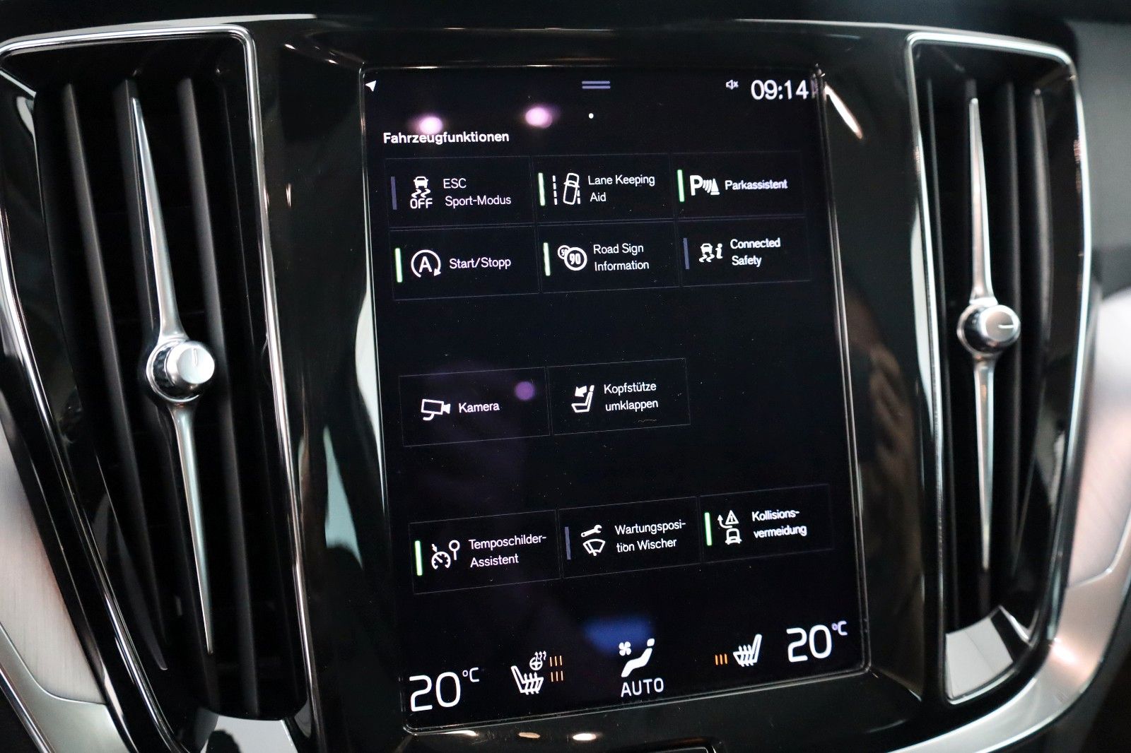 Fahrzeugabbildung Volvo V60 Momentum Pro Leder,Navi,LED,CarPlay, AHK el.