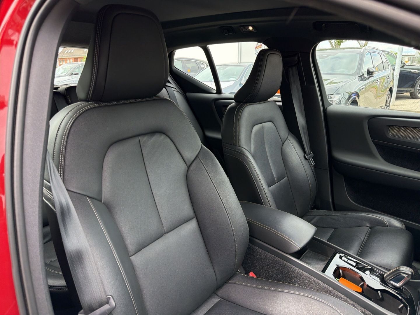 Volvo XC40 R Design Recharge AHK Navi Leder Digitales foto 16