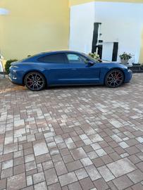 صورة 9 لـ 2023 Porsche TAYCAN
