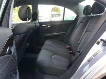 Mercedes E 200 - 5