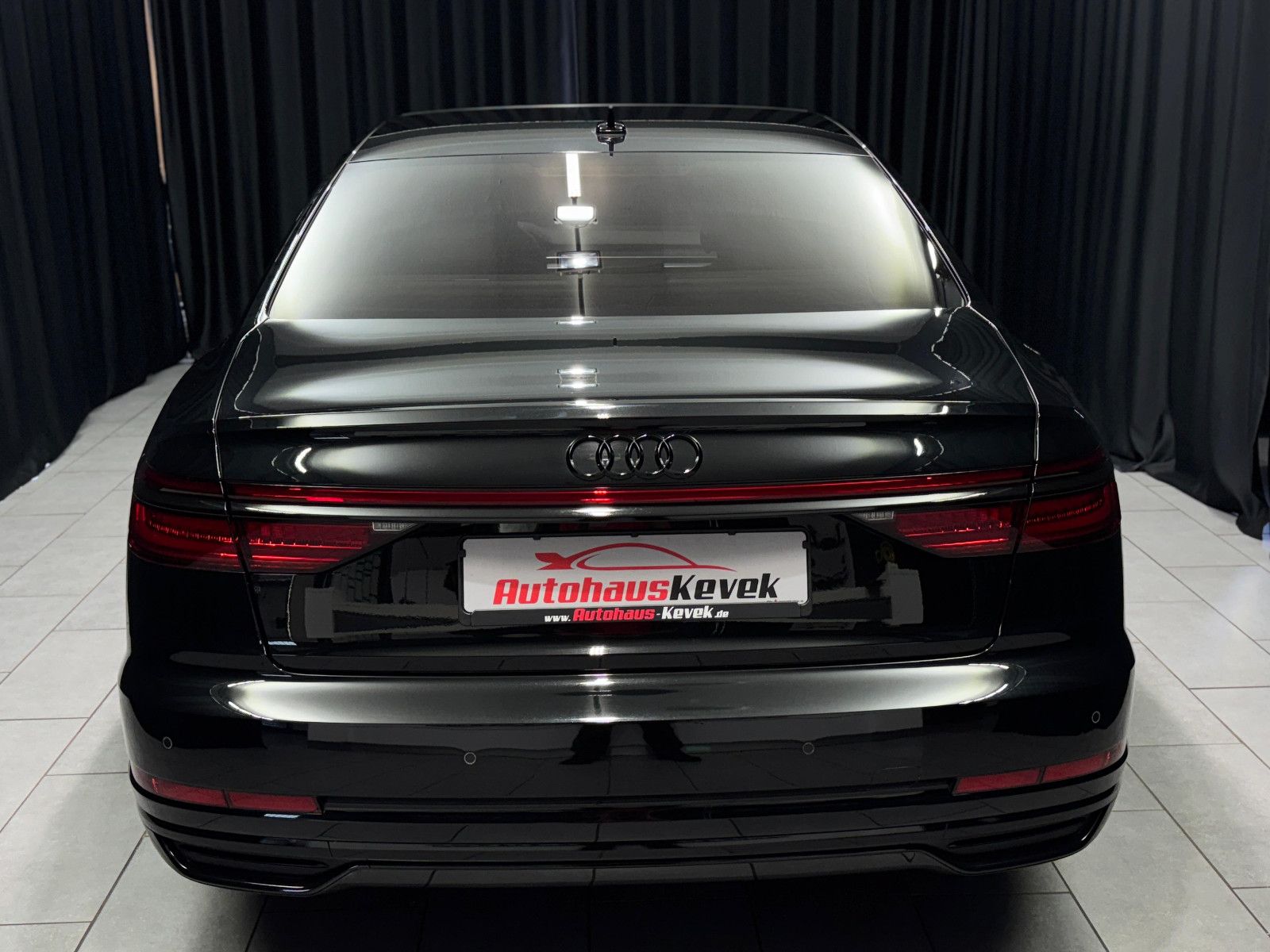 Fahrzeugabbildung Audi A8 50 TDI quattro|B&O|HUD|PANO|MATRIX