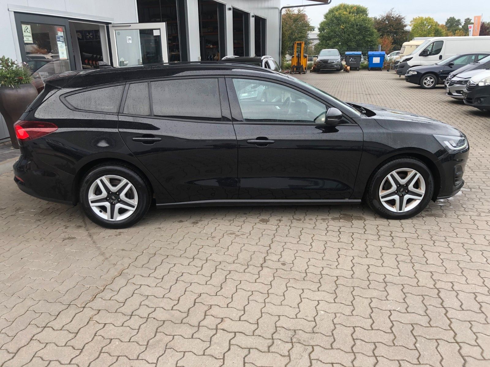 Fahrzeugabbildung Ford Focus Turnier Cool & Connect