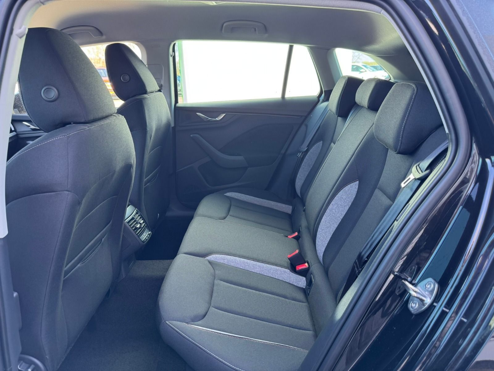 Fahrzeugabbildung SKODA Scala Tour DSG*Matrix*RFK*NAVI*SideAss*ACC*