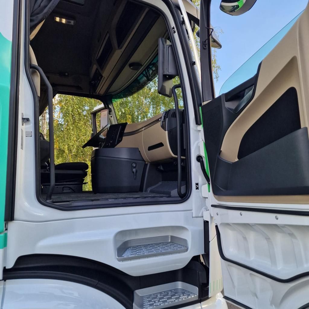 Fahrzeugabbildung Mercedes-Benz eActros 600 LS LED KlimaA Navi Luft SoundSys LM