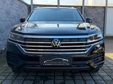Volkswagen Touareg - 2