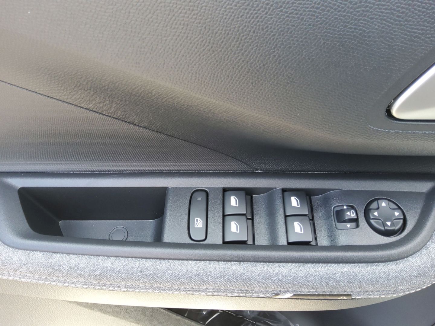 Fahrzeugabbildung Opel Frontera GS Hybrid Tech-P, Allwetter, Sitzh.,PDC