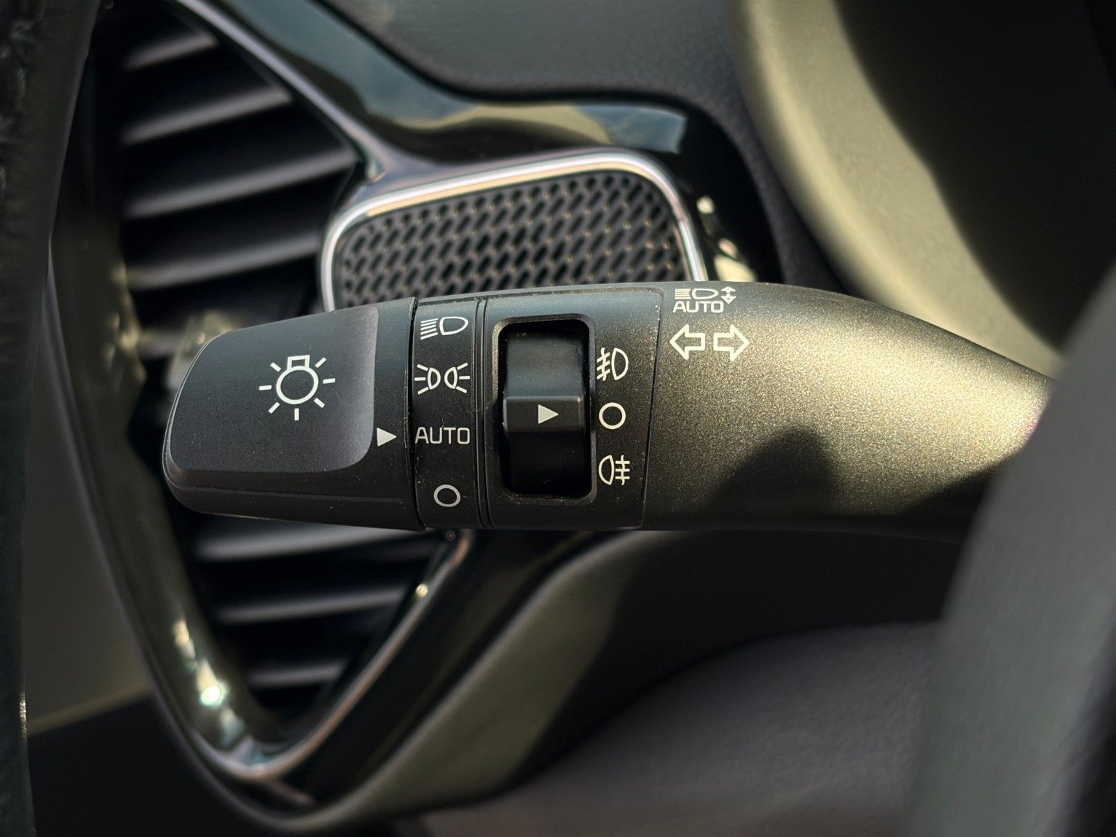 Fahrzeugabbildung Kia e-Soul Spirit 64kW ACC H&K NAV CAM Wärmepumpe