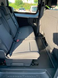 Bild 17 Opel Vivaro Kombi XL 9 Sitze 8 AT 5 Jahre Garantie