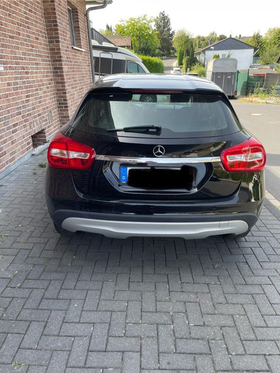 Image of Mercedes-Benz GLA 200