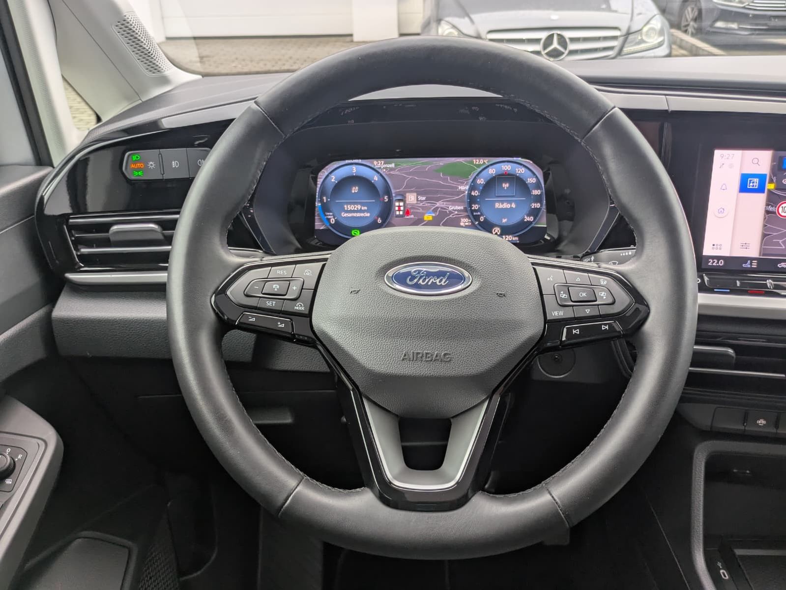 Fahrzeugabbildung Ford Grand Tourneo L2 Active LED*PANO*AHK*ACC*7-Si