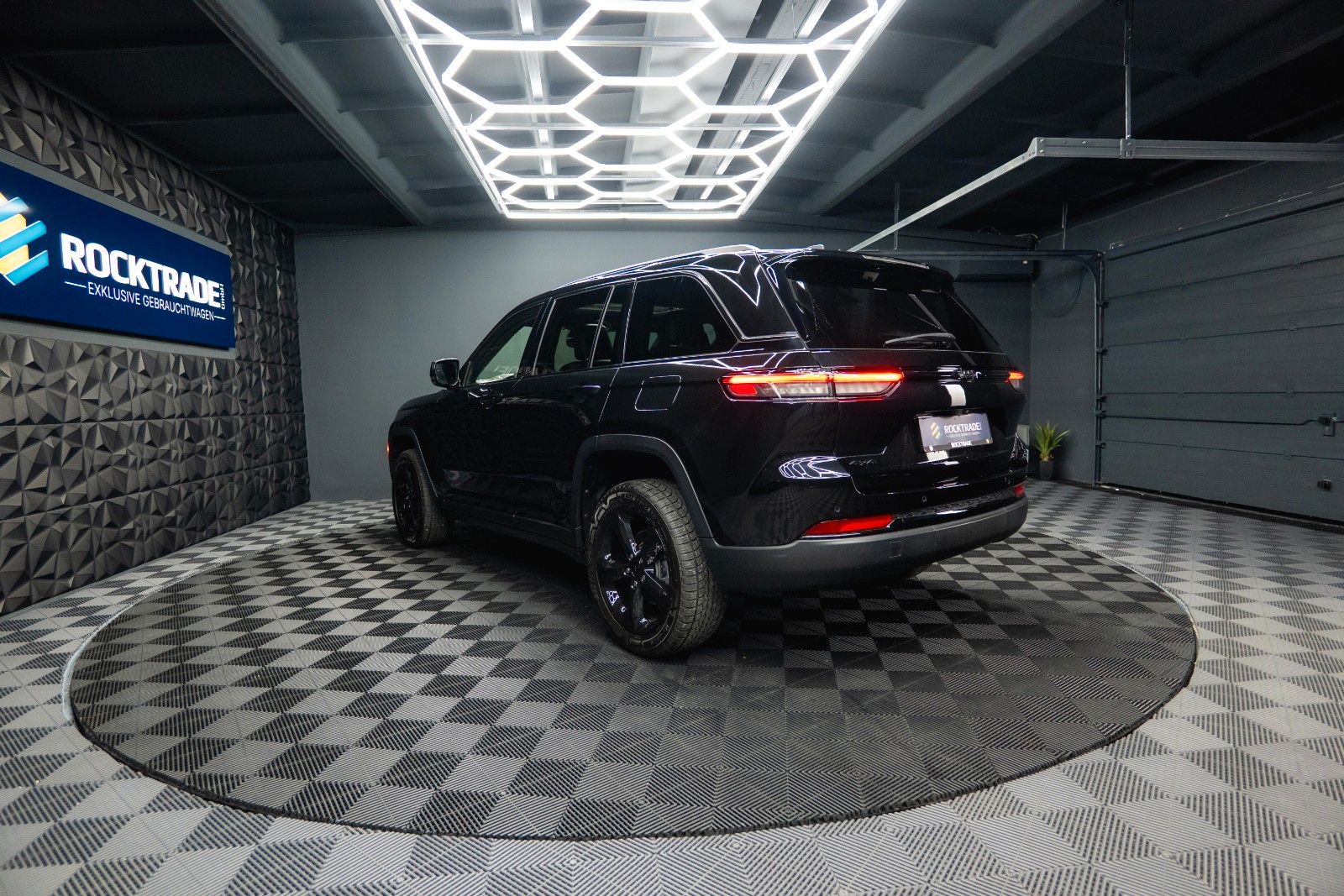 Fahrzeugabbildung Jeep Grand Cherokee 3.6 4x4 Altitude *ACC*Pano*LED*