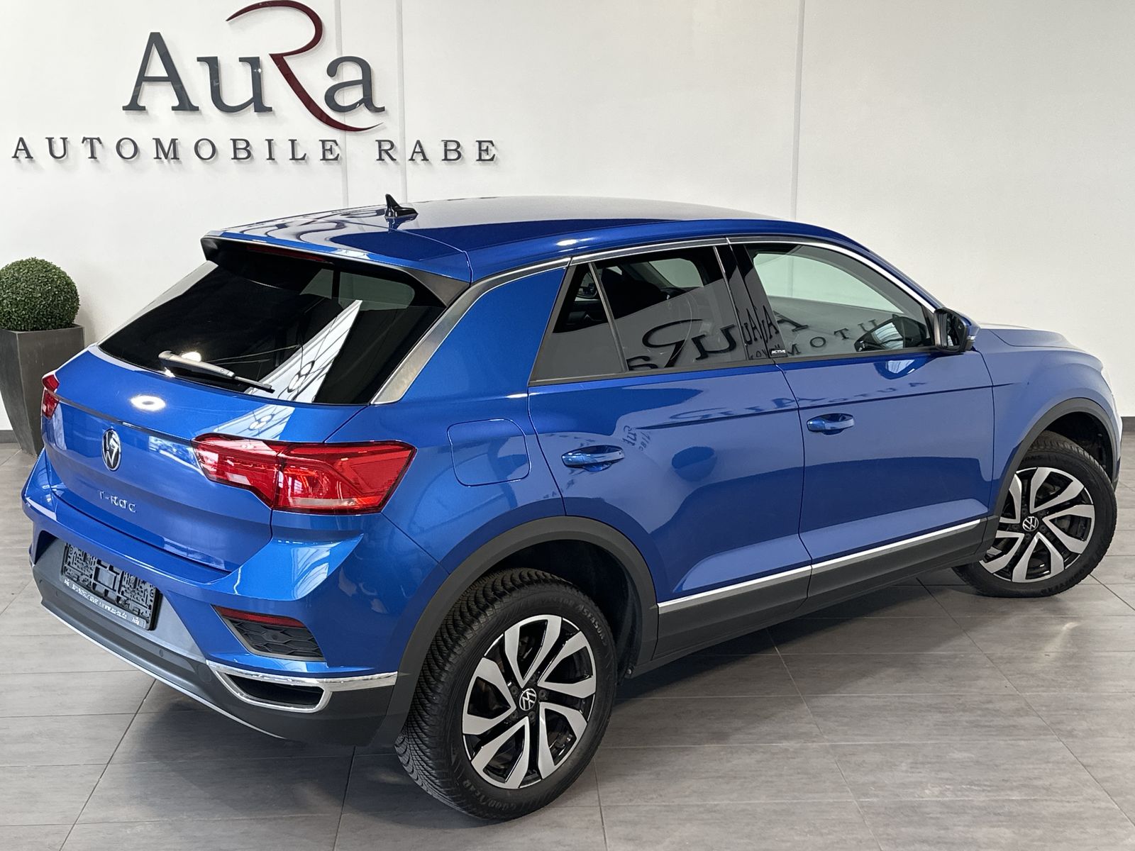 Fahrzeugabbildung Volkswagen T-Roc 2.0 TDI DSG Active NAV+LED+ACC+KAMERA+17ZO